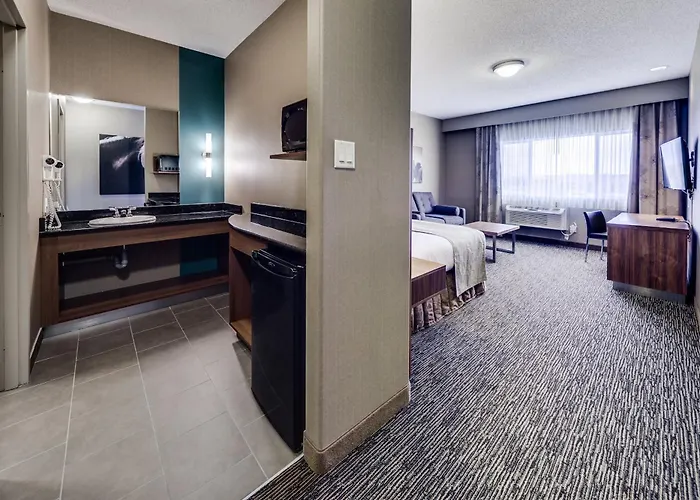 Heritage Inn Hotel & Convention Centre - Pincher Creek