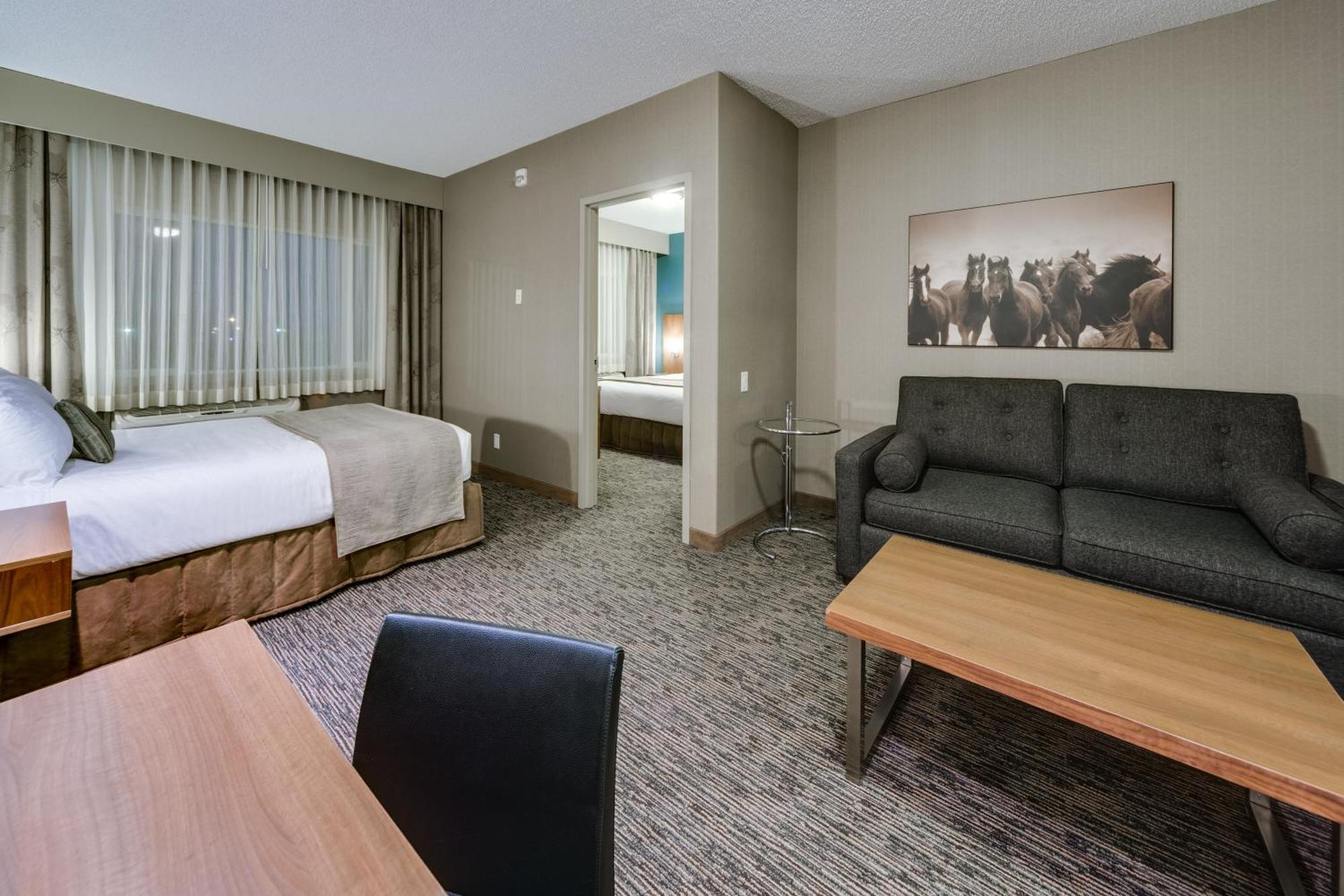 Hotel Heritage & Convention Centre - Pincher Creek